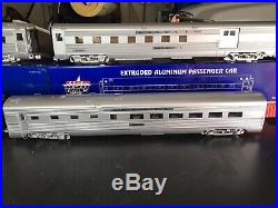 4 Piece Set USA TRAINS SANTA FE Extruded Aluminum Passenger Cars- Used