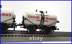 ACE Trains London, O, G/1M (3) United Dairies Milk Tank Cars Set A, C-8 LN/OB ACE Trains London, O, G/1M (3) United Dairies Milk Tank Cars Set A, C-8 LN/OB