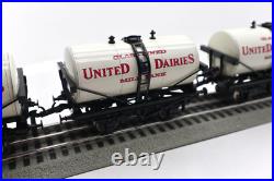 ACE Trains London, O, G/1M (3) United Dairies Milk Tank Cars Set A, C-8 LN/OB ACE Trains London, O, G/1M (3) United Dairies Milk Tank Cars Set A, C-8 LN/OB