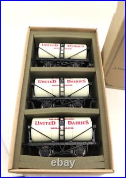 ACE Trains London, O, G/1M (3) United Dairies Milk Tank Cars Set A, C-8 LN/OB ACE Trains London, O, G/1M (3) United Dairies Milk Tank Cars Set A, C-8 LN/OB