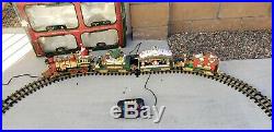 Christmas Holiday Express Electric Train Set model No 980 Santa Claus Xmas 1998
