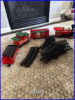 Disney Holiday Christmas G Gauge Train Starter Set with Locomotive & Track 90055