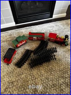 Disney Holiday Christmas G Gauge Train Starter Set with Locomotive & Track 90055
