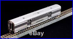 Kato USA Model Train Products N CB&Q Streak Zephyr UNITRACK Starter Set, Silver