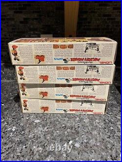 LIONEL DISNEY 1977 MICKEY MOUSE EXPRESS 14-PIECE O/027-G TRAIN SET in Box
