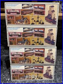 LIONEL DISNEY 1977 MICKEY MOUSE EXPRESS 14-PIECE O/027-G TRAIN SET in Box
