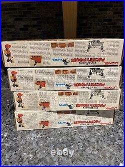 LIONEL DISNEY 1977 MICKEY MOUSE EXPRESS 14-PIECE O/027-G TRAIN SET in Box