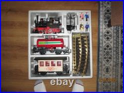 Lgb G Scale 20401 Steam Locomotive 2 Car Freight Train Set With People & Track