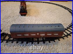 Lionel 711960 Hogwarts Express Harry Potter Train Set G scale w Remote & sounds Lionel 711960 Hogwarts Express Harry Potter Train Set G scale w Remote & sounds