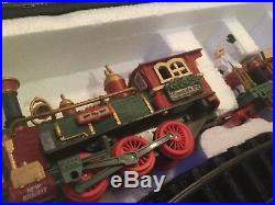 NEW BRIGHT Christmas Train Set THE HOLIDAY EXPRESS # 178 2011
