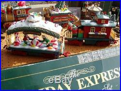 New Bright 384 Holiday Express Christmas Animated Train Set + 384-2 Piece Nice