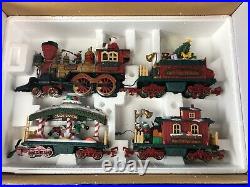 New Bright 384 Holiday Express Christmas Electric Animated 2001 Train Set WORKS