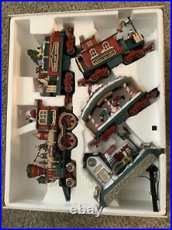 New Bright Industrial Co, Ltd Holiday Express Toy Train Set (527-384) G Scale