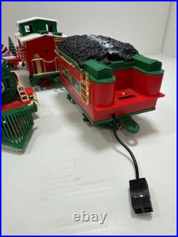New Bright Industrial Co Ltd Holiday Express Toy Train Set (527-384) Works Great