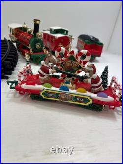 New Bright Industrial Co Ltd Holiday Express Toy Train Set (527-384) Works Great