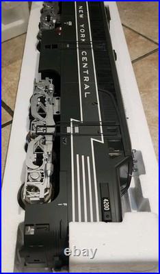 USA Trains G Scale R22502-1 PA-1 Diesel Engine Set New York Central #4200