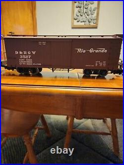 Usa trains g scale steam locomotive tender boxcar and caboose run great